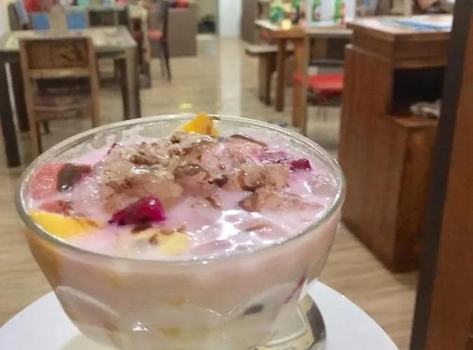 Wahyu 1 ホームステイ レンボンガン島